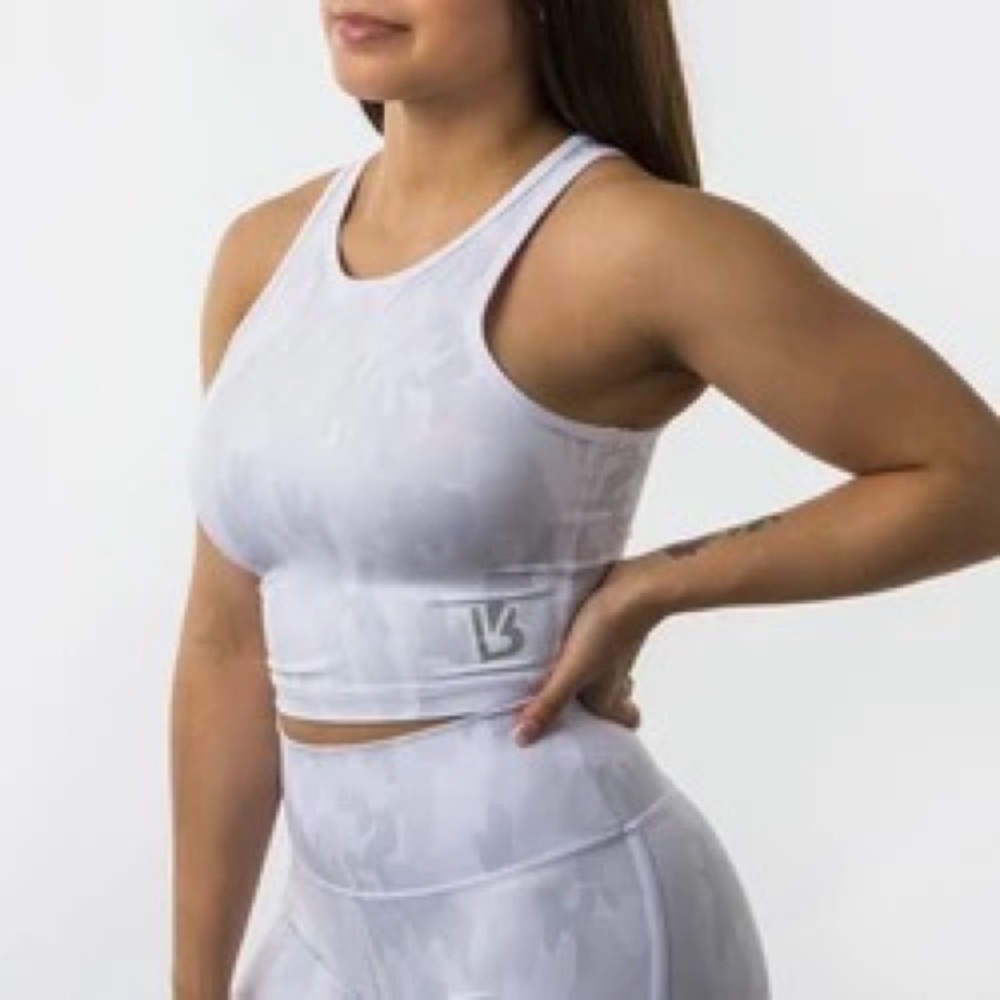 Buffbunny Aurora Crop Top Snow Camo Size L NWT